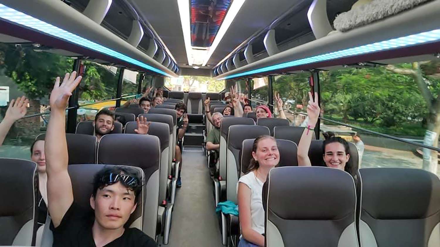 express-bus-from-hanoi-to-cat-ba-island