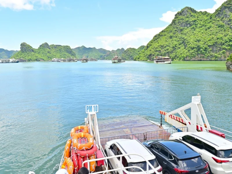 scenic of beauty ferry from Tuan Chau to Cat Ba